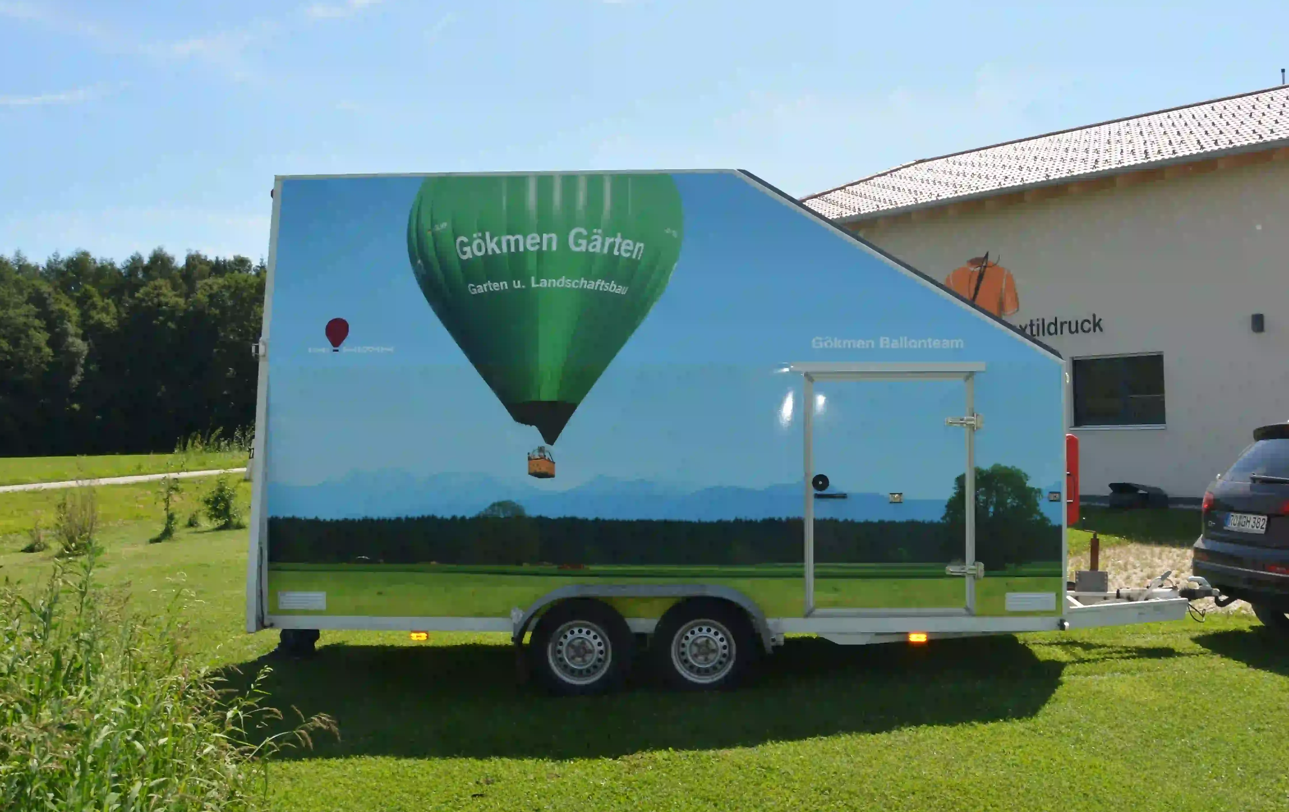 Anhänger Vollfolierung Ballon Rosenheim - komplette Fahrzeugfolierung für Anhänger und Spezialfahrzeuge